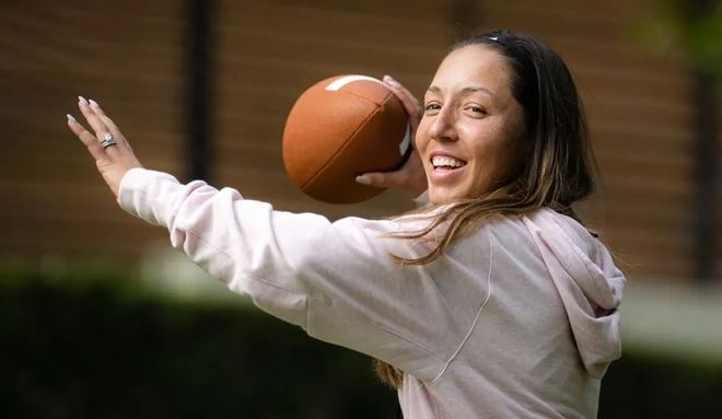 但其中充满 但其中充满