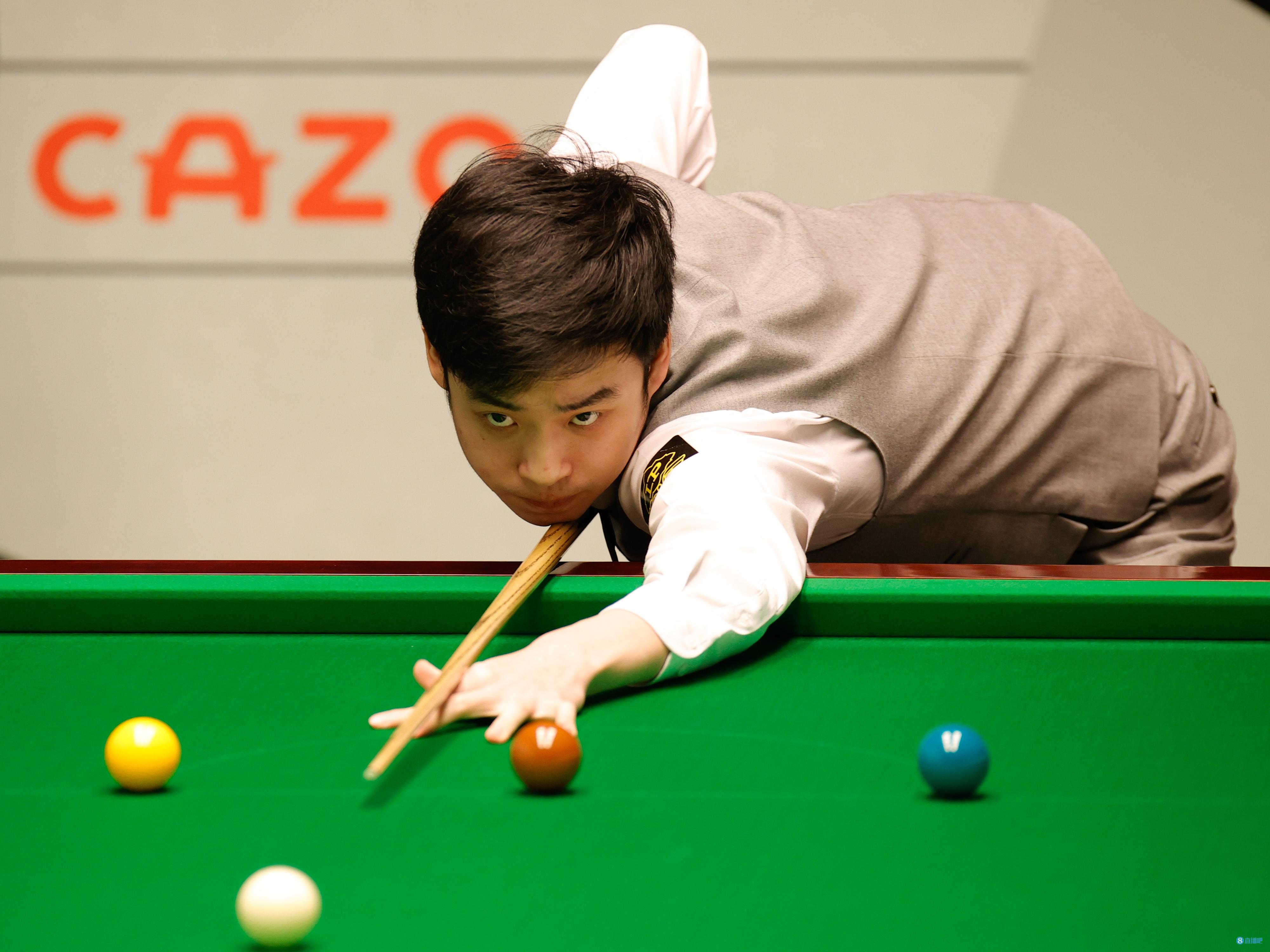 现出他对细 现出他对细